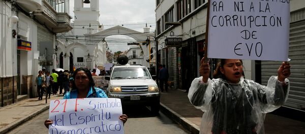 Protestas contra Evo Morales en Sucre, Bolivia Protestas contra Evo Morales en Sucre, Bolivia - Sputnik Mundo