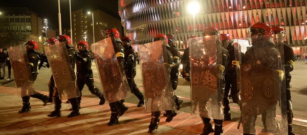 Policía vasco durante los enfrentamientos entre hinchas del Spartak y Athletic - Sputnik Mundo