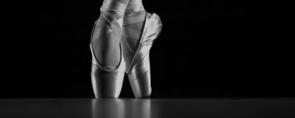 Pies de una bailarina de ballet Pies de una bailarina de ballet - Sputnik Mundo