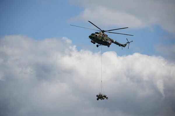 Chaborz M-3, transportado por el helicóptero Mi-8 Chaborz M-3, transportado por el helicóptero Mi-8 - Sputnik Mundo