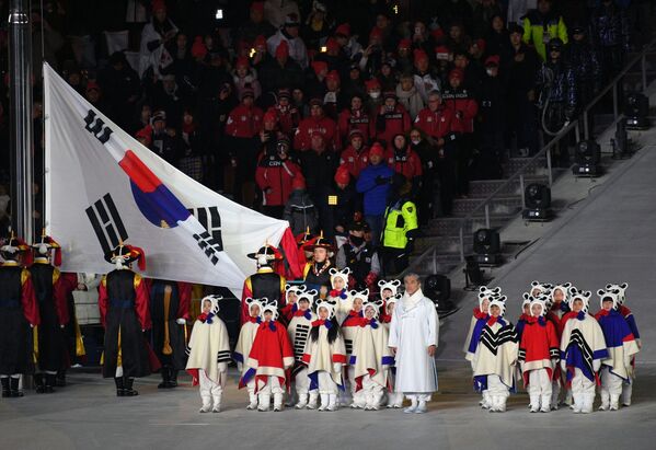 La impresionante ceremonia de clausura de los JJOO de Invierno de Pyeongchang - Sputnik Mundo