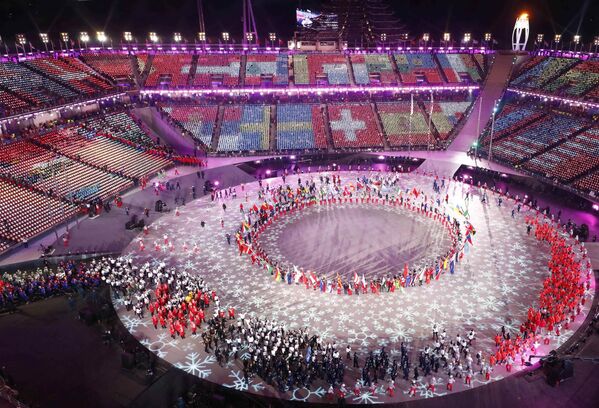 La impresionante ceremonia de clausura de los JJOO de Invierno de Pyeongchang - Sputnik Mundo