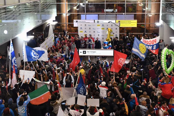 Así recibieron los fans en Moscú a sus héroes de Pyeongchang - Sputnik Mundo