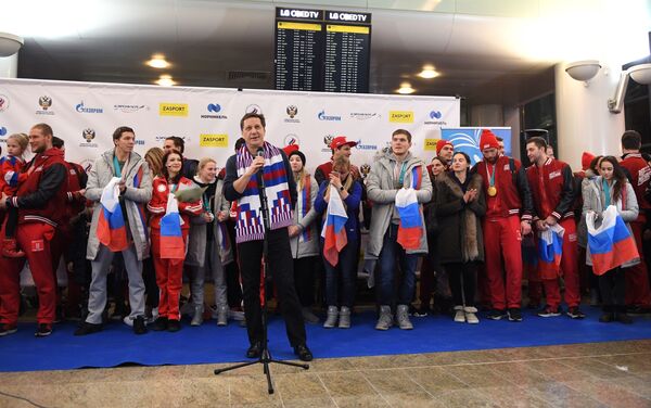 Así recibieron los fans en Moscú a sus héroes de Pyeongchang - Sputnik Mundo