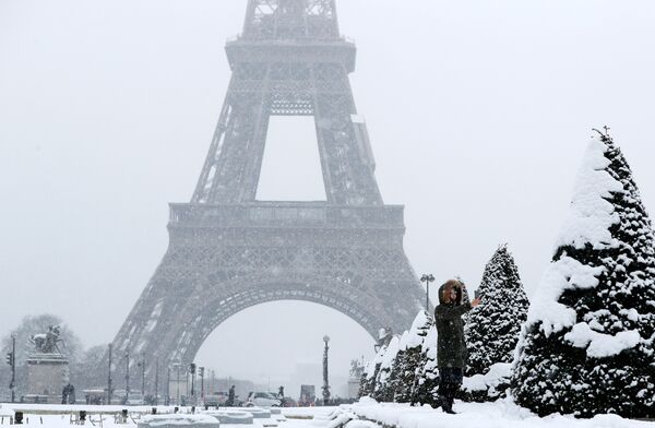 París, cubierta de nieve París, cubierta de nieve - Sputnik Mundo