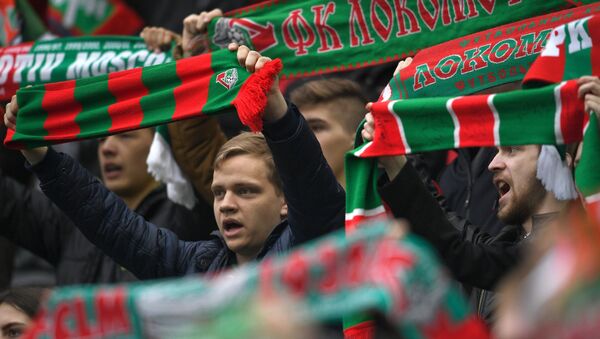 Hinchas del club Lokomotiv Moscú (archivo) - Sputnik Mundo