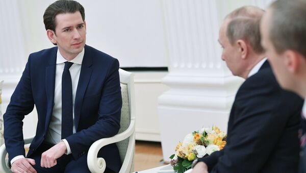 El canciller de Austria, Sebastian Kurz, y el presidente de Rusia, Vladímir Putin - Sputnik Mundo