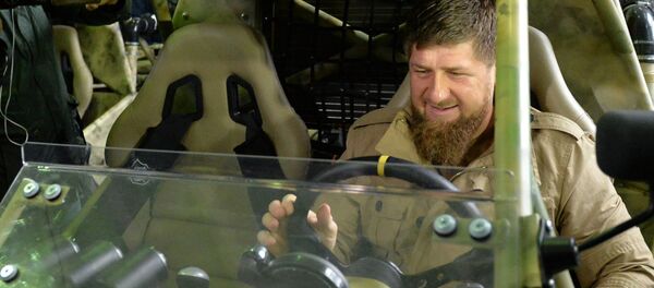 Ramzán Kadírov en la planta de Chechenavto (imagen referencial) - Sputnik Mundo