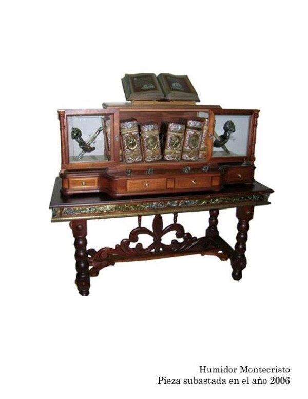 Un humidor fabricado para Montecristo por la empresa Humidores Habana en 2006 - Sputnik Mundo