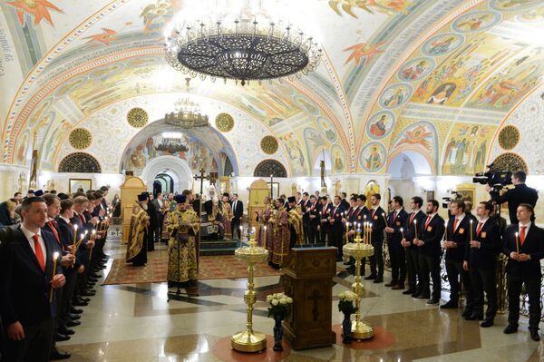 Las autoridades rusas rinden homenaje a los medallistas de los JJOO 2018 - Sputnik Mundo