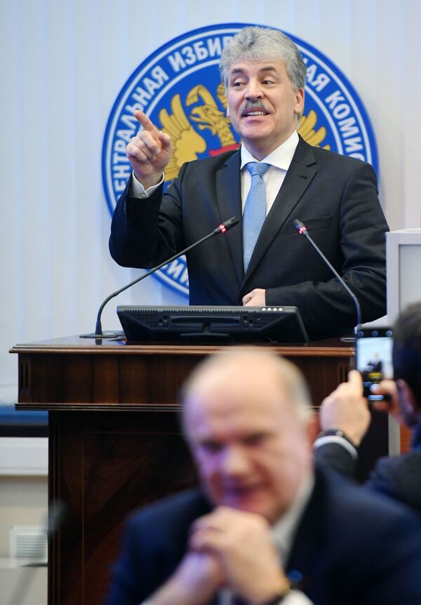 El director del 'sovjós' Lenin, Pável Grudinin, durante el registro de su candidatura ante la Comisión Electoral Central de Rusia El director del 'sovjós' Lenin, Pável Grudinin, durante el registro de su candidatura ante la Comisión Electoral Central de Rusia - Sputnik Mundo