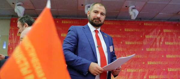 El candidato presidencial Maxim Suraikin en el congreso del partido Comunistas de Rusia - Sputnik Mundo