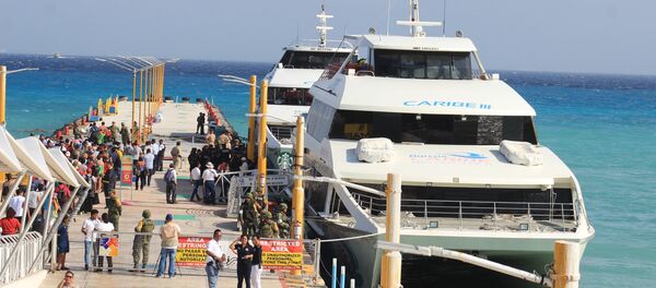 Lugar de la explosión en un transbordador turístico en Playa del Carmen Lugar de la explosión en un transbordador turístico en Playa del Carmen - Sputnik Mundo