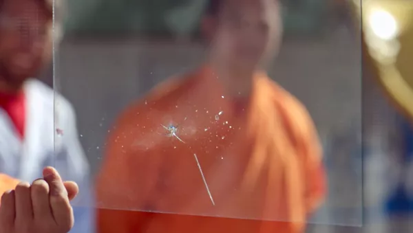 Ver para creer: un monje shaolín perfora un cristal con una aguja