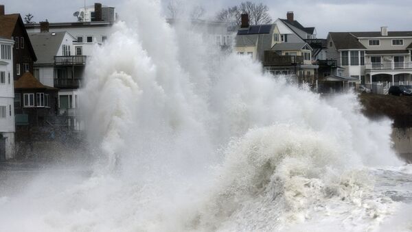 Tormenta invernal azota la costa de Norteamérica Tormenta invernal azota la costa de Norteamérica - Sputnik Mundo