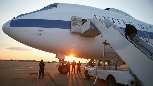 Avión E-4B en la pista de la base aérea Andrews - Sputnik Mundo