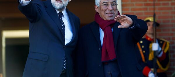 El presidente del Gobierno español, Mariano Rajoy con su homólogo portugués, António Costa - Sputnik Mundo