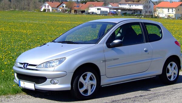 Un Peugeot 206 - Sputnik Mundo