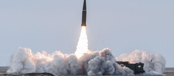 Prueba de un misil balístico en el polígono Kapustin Yar en Rusia (archivo) - Sputnik Mundo