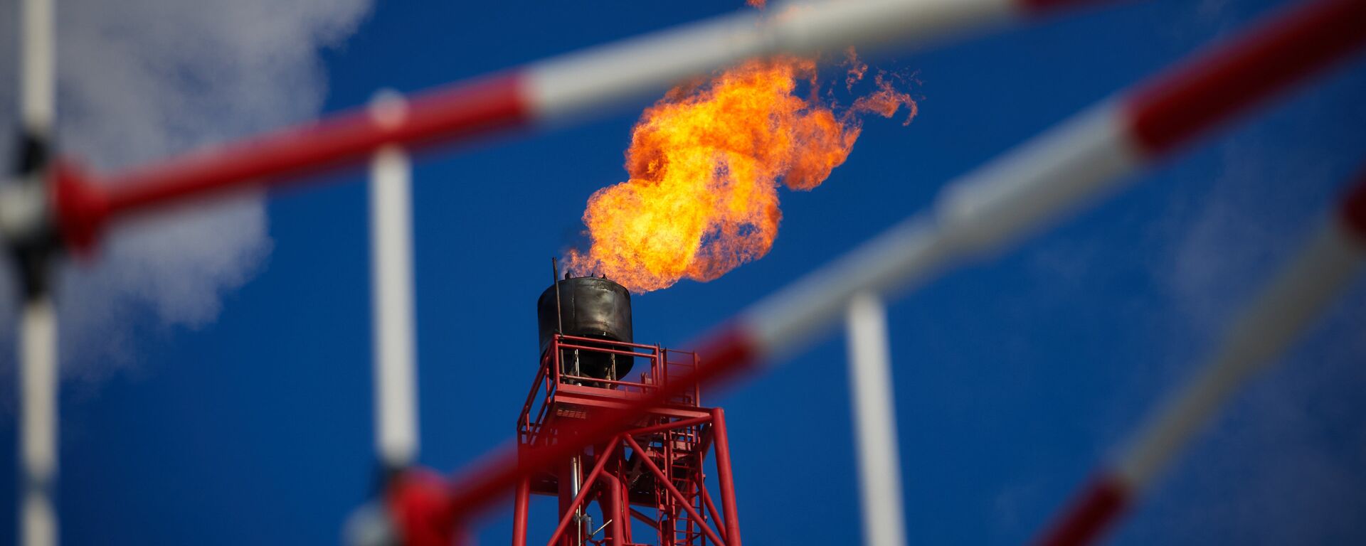 Una planta de procesamiento del gas (imagen referencial) - Sputnik Mundo, 1920, 29.06.2022