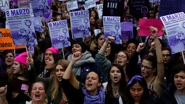 Protestas en España con motivo del Día Internacional de la Mujer Protestas en España con motivo del Día Internacional de la Mujer - Sputnik Mundo