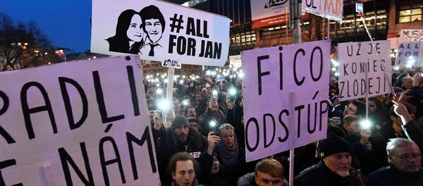 Una protesta llamada Defendamos la decencia en Eslovaquia en Bratislava - Sputnik Mundo