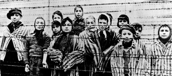 Auschwitz tras la liberación por el Ejército soviético en enero de 1945 - Sputnik Mundo