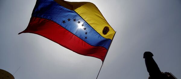 20 años de 'fake news' en Venezuela - Sputnik Mundo