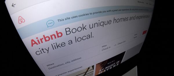 La página web del servicio Airbnb - Sputnik Mundo