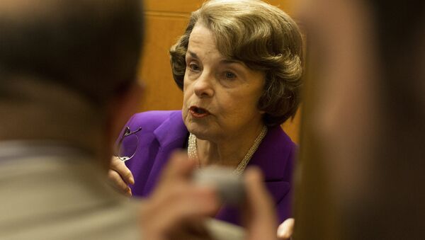 La senadora estadounidense Dianne Feinstein - Sputnik Mundo