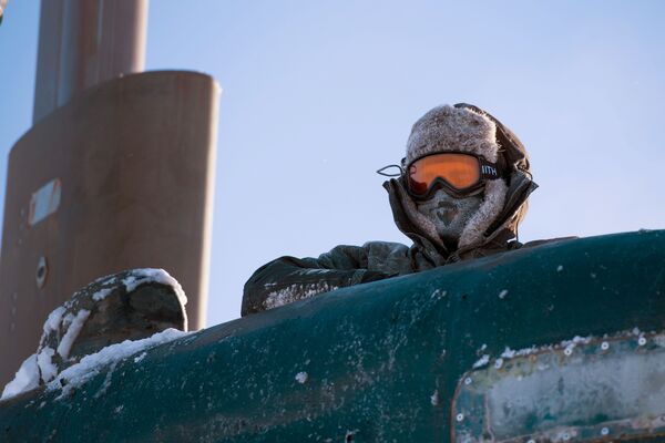 Un marine estadounidense en el mar de Beaufort, en el Ártico - Sputnik Mundo
