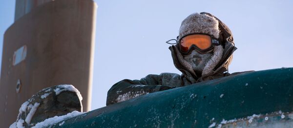 Un marine estadounidense en el mar de Beaufort, en el Ártico - Sputnik Mundo