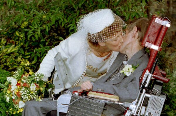 Stephen Hawking: la vida y obra del brillante científico en fotos Stephen Hawking: la vida y obra del brillante científico en fotos - Sputnik Mundo