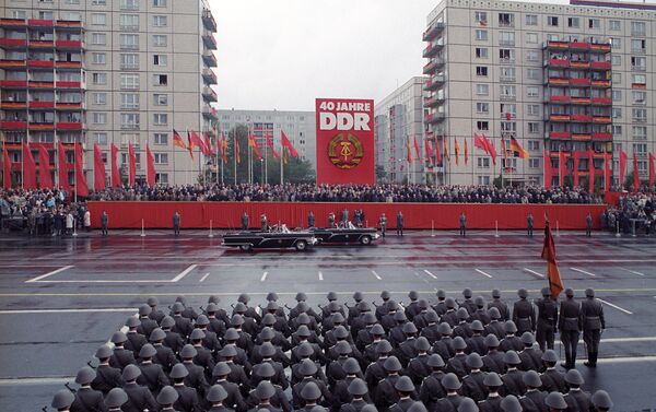 Un desfile militar en Alemania del Este (archivo) - Sputnik Mundo