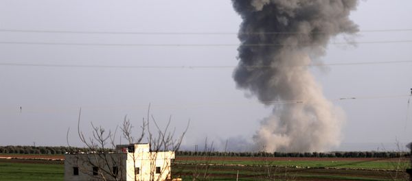 Smoke rises as Turkish-backed Free Syrian Army fighters advanced in north of Afrin, Syria - Sputnik Mundo