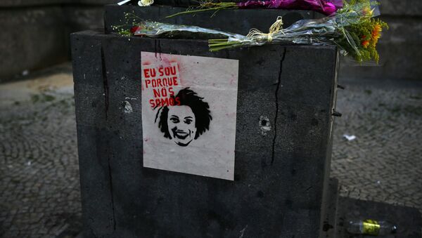 Un retrato de Marielle Franco, la consejal brasileña asesinada - Sputnik Mundo