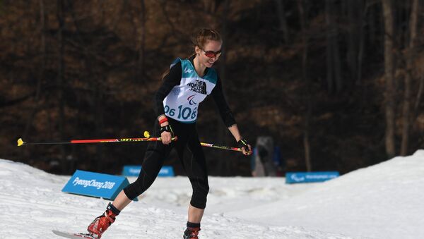 Mikhalina Lysova, biatlonista rusa en durante los Juegos Paralímpicos en Pyeongchang - Sputnik Mundo