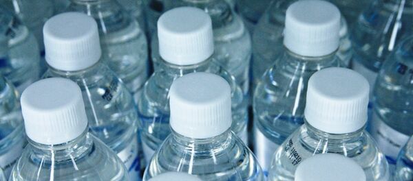 Botellas de agua (imagen referencial) - Sputnik Mundo
