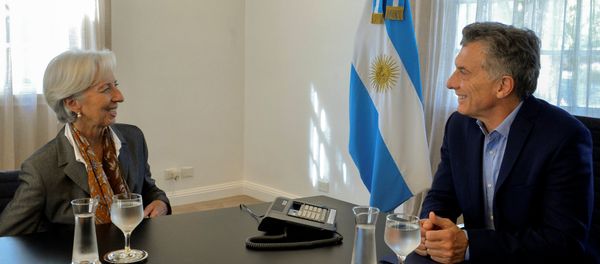 El presidente de Argentina, Mauricio Macri, junto a la directora del Fondo Monetario Internacional, Christine Lagarde El presidente de Argentina, Mauricio Macri, junto a la directora del Fondo Monetario Internacional, Christine Lagarde - Sputnik Mundo
