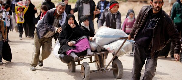 Civiles abandonando Guta Oriental, Siria Civiles abandonando Guta Oriental, Siria - Sputnik Mundo
