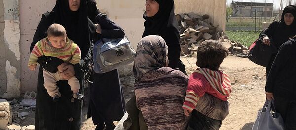 Civiles abandonandos en Siria (archivo) - Sputnik Mundo