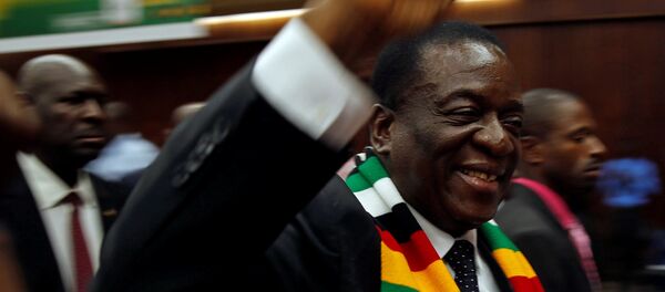 Emmerson Mnangagwa, presidente de Zimbabue - Sputnik Mundo