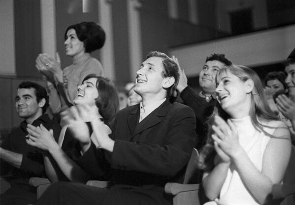 Felicidad a la soviética: ¿qué divertía a los habitantes de la URSS? - Sputnik Mundo