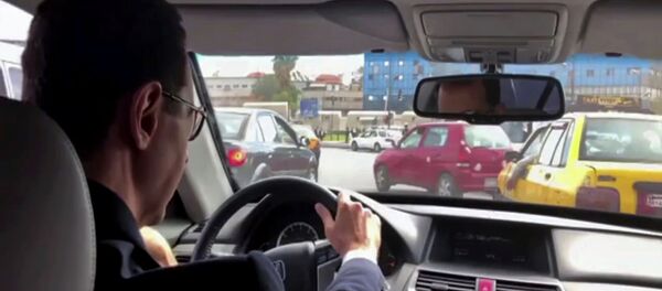 Bashar Asad recorre en su auto la Guta Oriental liberada Bashar Asad recorre en su auto la Guta Oriental liberada - Sputnik Mundo