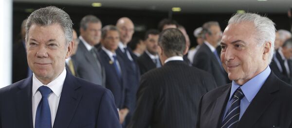 El presidente de Colombia, Juan Manuel Santos, y el presidente de Brasil, Michel Temer - Sputnik Mundo