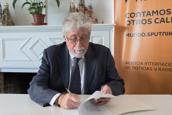 Firma del convenio entre la agencia Sputnik y la agencia de noticias uruguaya UY Press - Sputnik Mundo