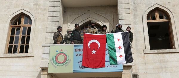 Tropas turcas y sus aliados del opositor Ejército Libre Sirio en la ciudad de Afrín - Sputnik Mundo