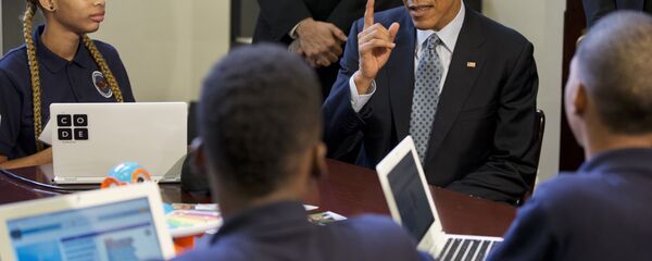 Barack Obama, expresidente de EEUU, durante evento con escolares acerca de programación Barack Obama, expresidente de EEUU, durante evento con escolares acerca de programación - Sputnik Mundo