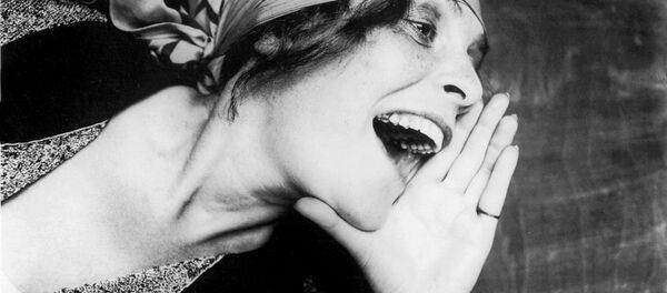 Una mujer del cuadro de Ródchenko - Sputnik Mundo