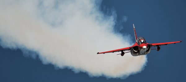 Un avión de entrenamiento ruso Yak-130 durante un vuelo de demostración (archivo) - Sputnik Mundo